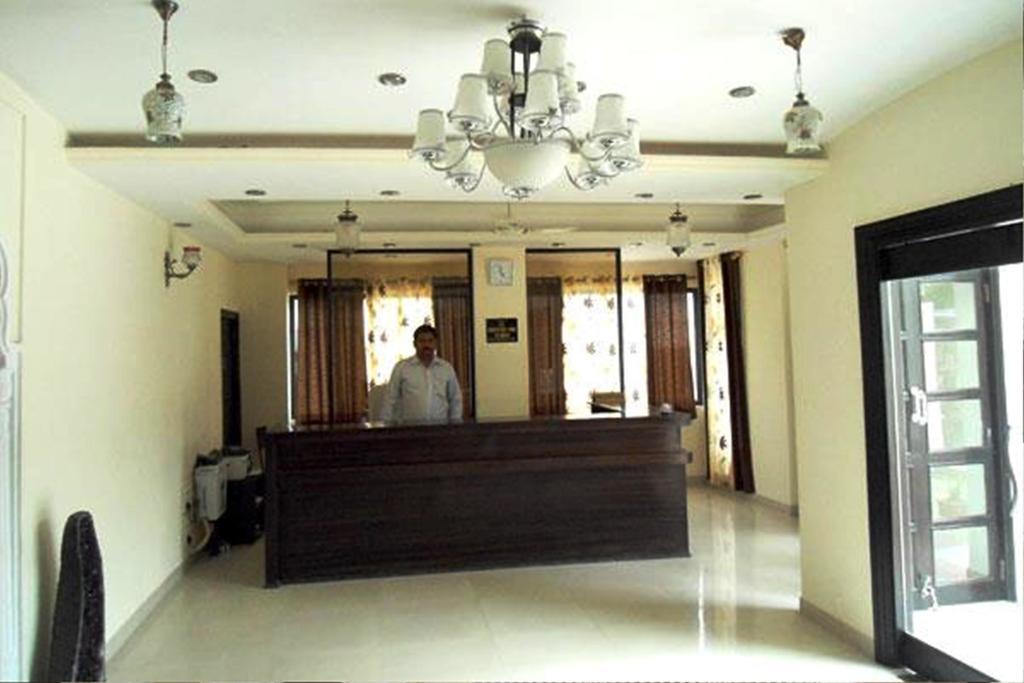 Hotel Malak Mahal Palace Джайпур Екстериор снимка